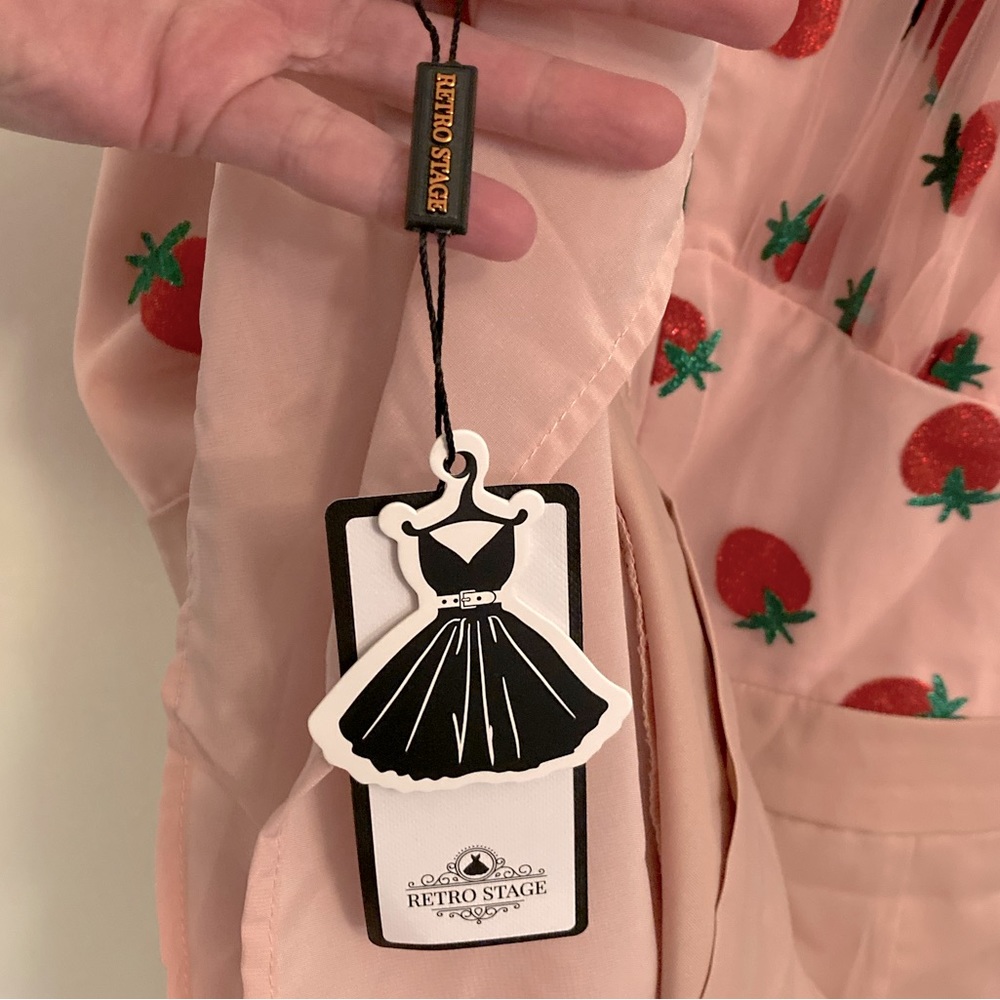 Strawberry Pinup romper Retro Stage! Pink! Viva Las Vegas. NWT. With pockets!! - Picture 6 of 11